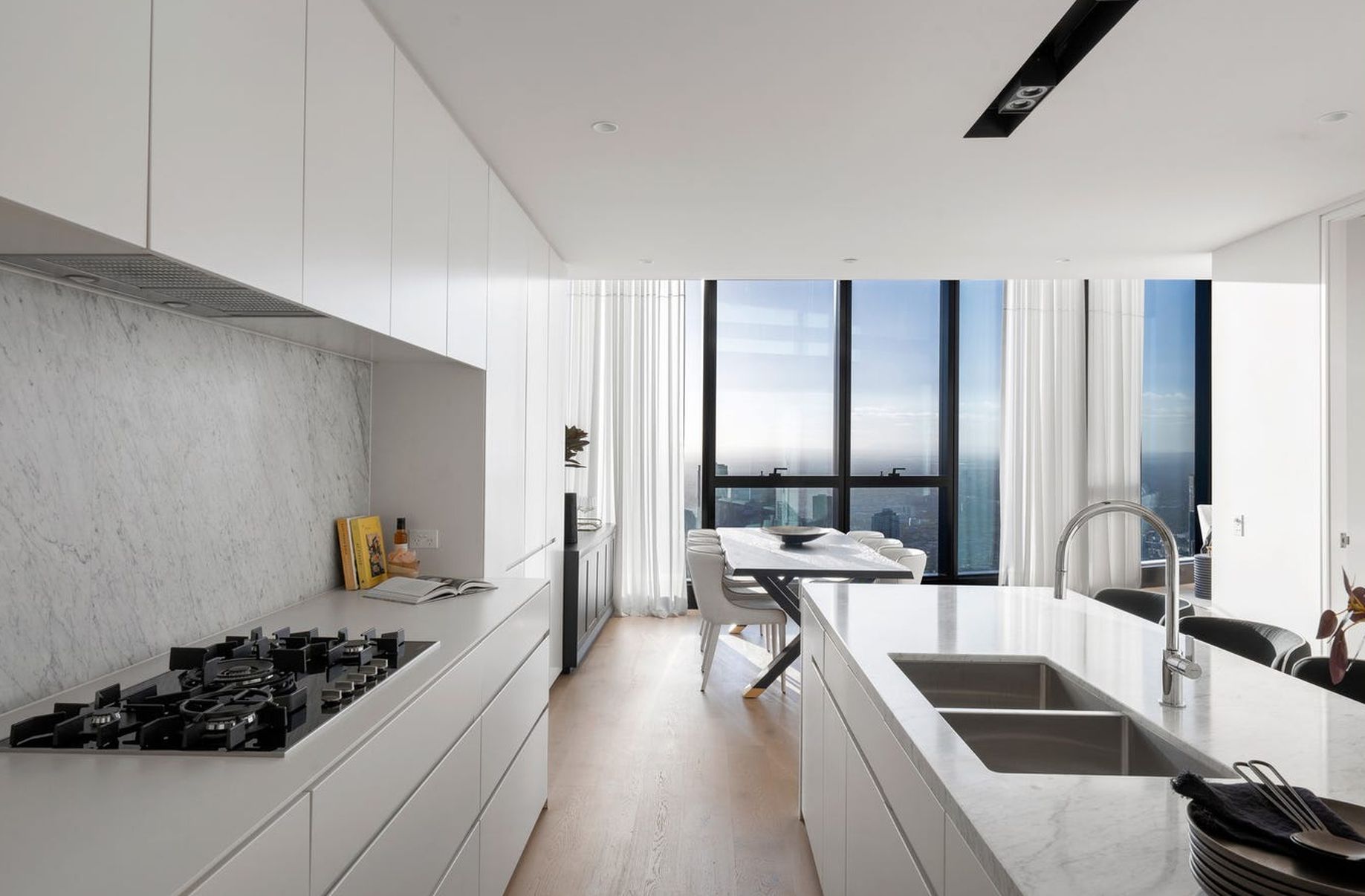 9701 / 70 Southbank Boulevard, Southbank