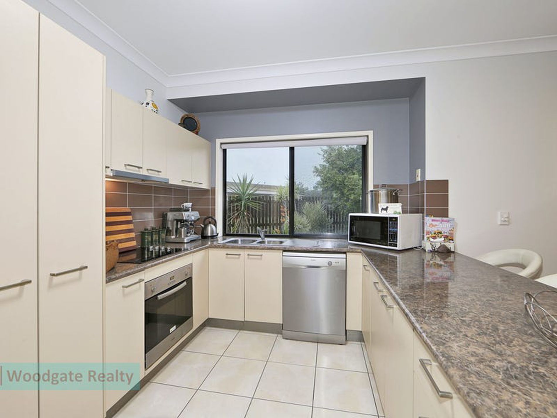 8 Honeyeater Court, Woodgate