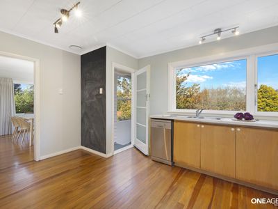9 Woodstock Terrace, Tawa