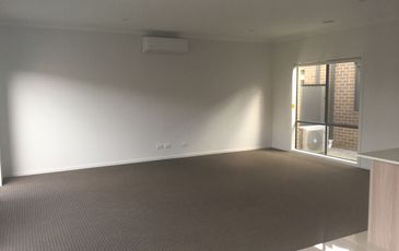14 Grandvue Bvl, Pakenham