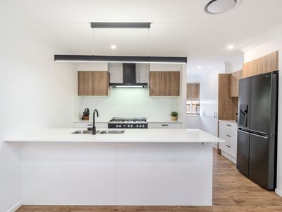 22 Coolamon Court , Urraween