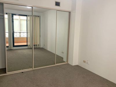 803 / 1 Hosking Place, Sydney