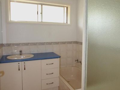 22 Bostock Avenue, Manifold Heights