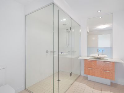 29605 / 2 Ephraim Island, Paradise Point