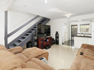 3 / 96 Smith Road, Woodridge