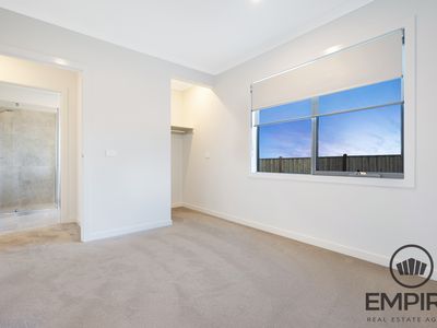 119 Yeungroon Boulevard, Clyde North