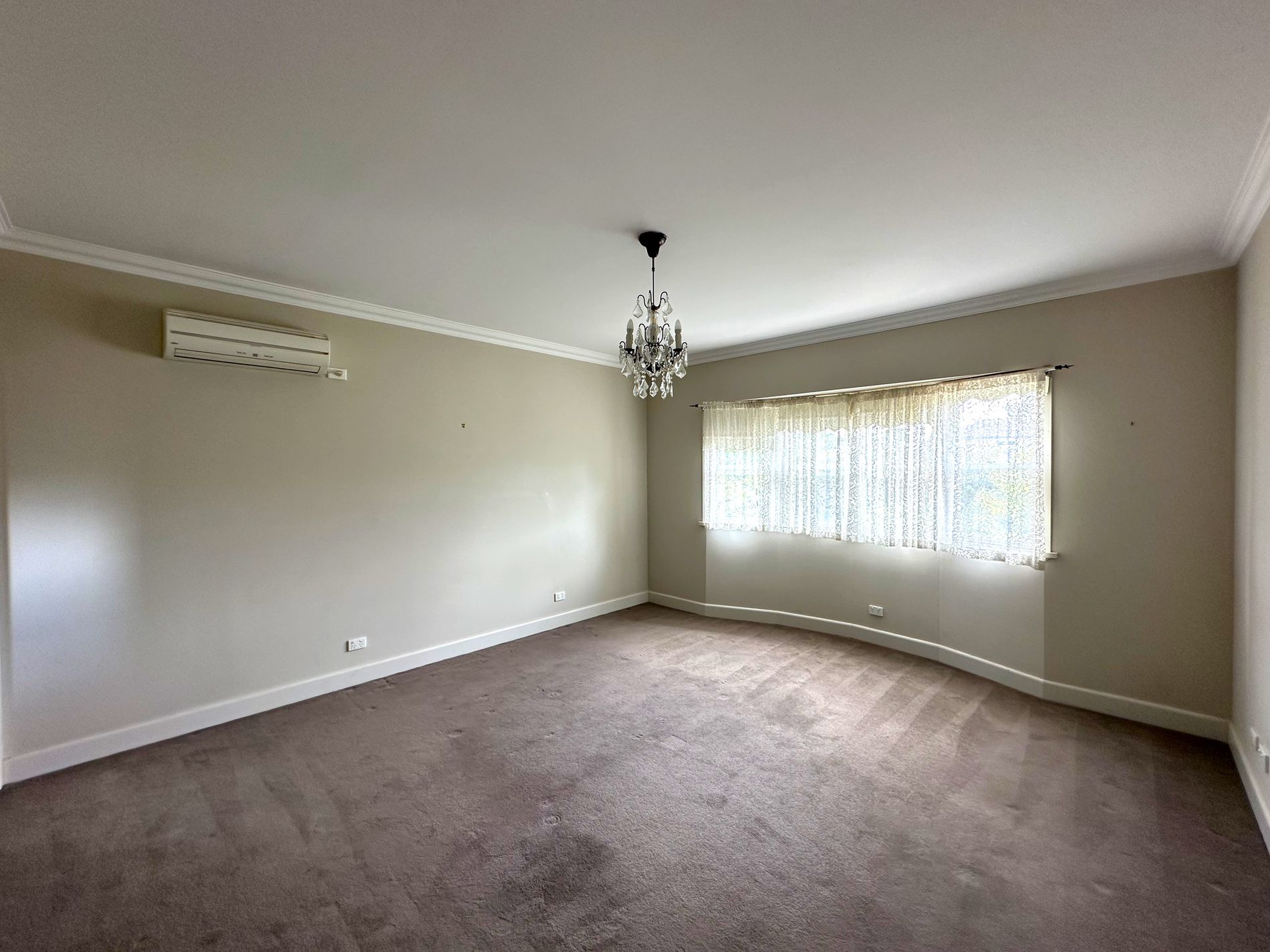 7 Oakdene Crescent, Carnegie
