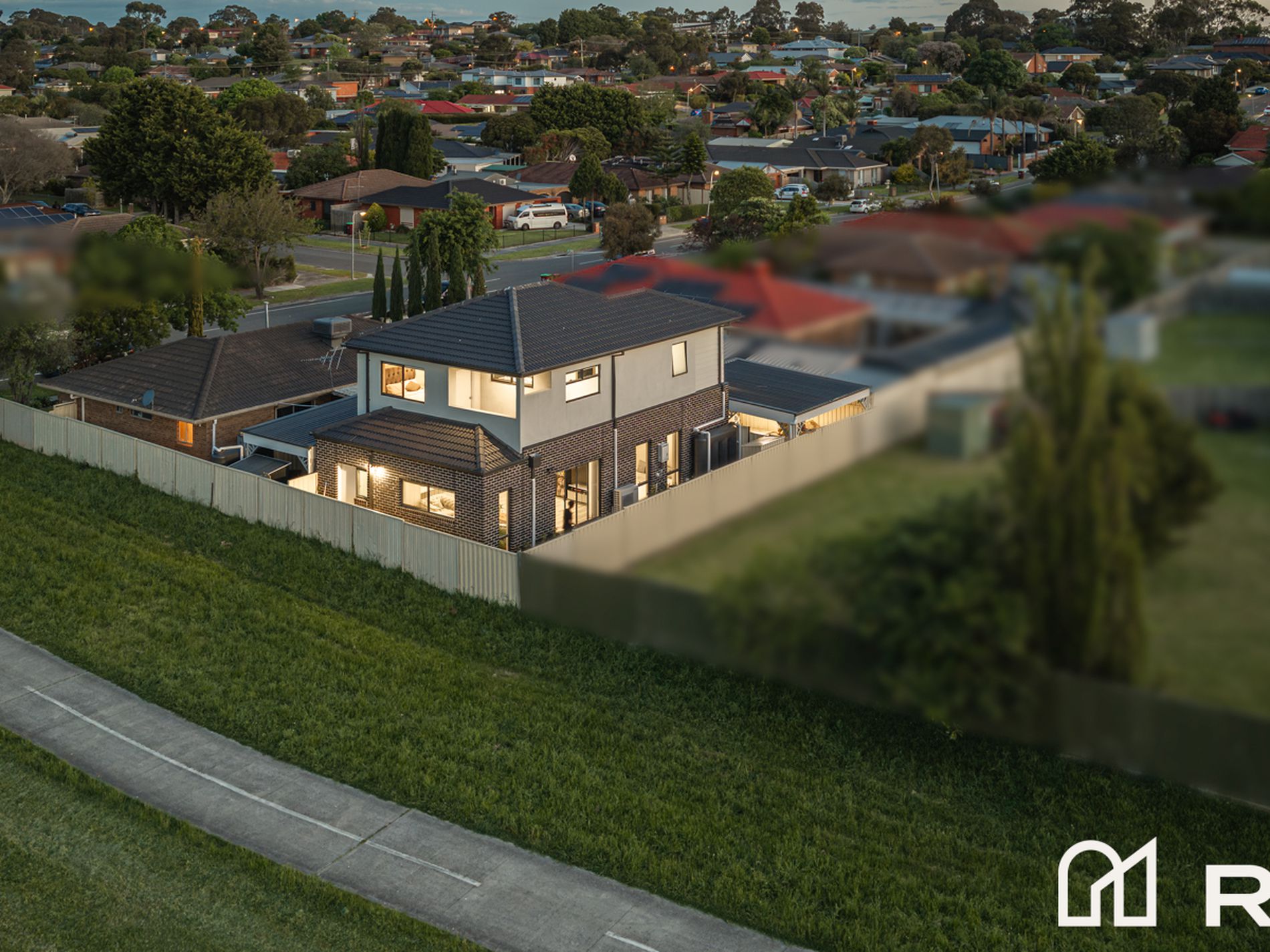 2 / 33 Arcadia Avenue, Hallam
