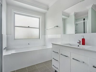 9 Orelia, Cameron Park