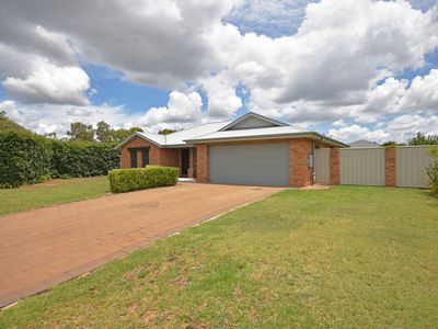 24 Namoi Crescent, Dubbo