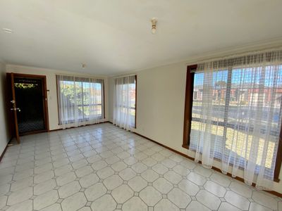 1 / 42 Rosella Avenue, Werribee