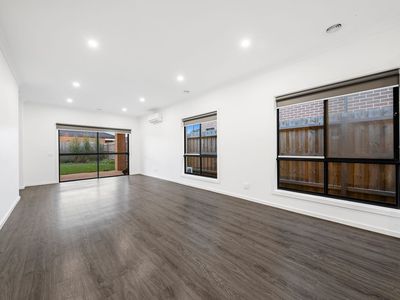 79 Plane Avenue, Mambourin