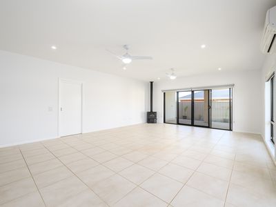 6 Colac Close, Kialla