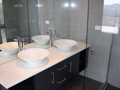 11 Zenith Court, Blackstone Heights