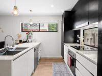 1 / 19 Eminence Lane, Bridgeman Downs