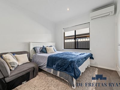 30 Bellavista Parade, Meadow Springs