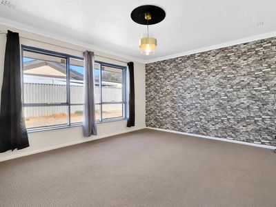 14 Waratah Drive, Camillo