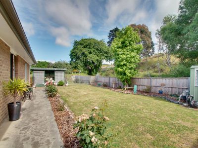 8 Charles Street, Cygnet