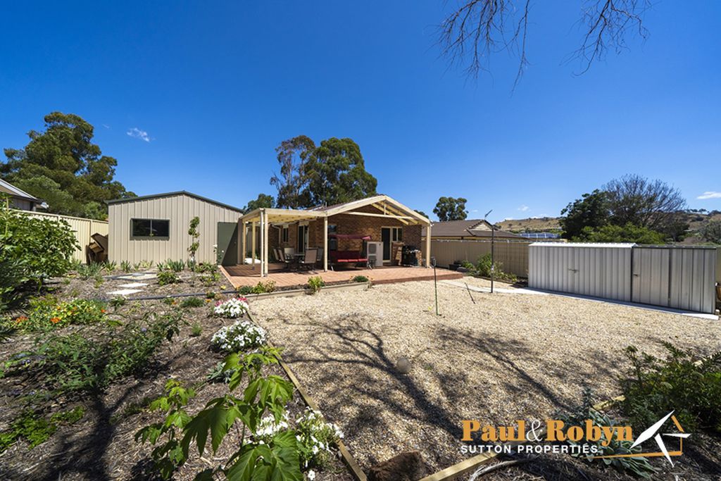 13 Perrin Circuit, Banks