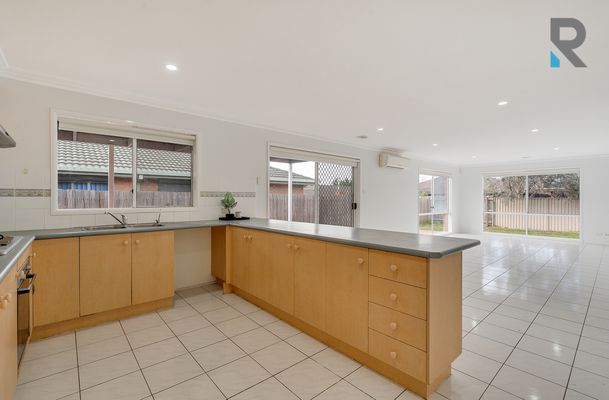 70 Kennedy Parade, Roxburgh Park