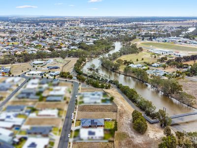 43 Waterlink Esplanade, Horsham