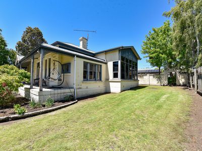 20 Lake Terrace East, Mount Gambier