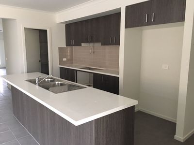 90 Haze Drive, Point Cook