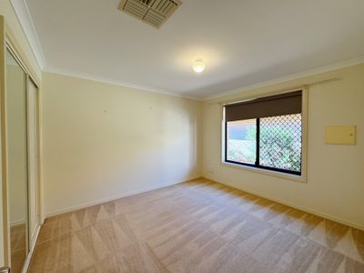 8 / 10 Great Eastern Highway, Somerville