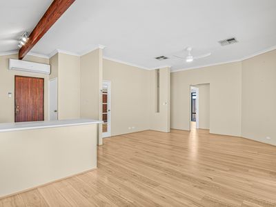 6 Borah Court, Caversham