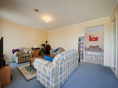 5 Linmac Court, Hampton Park