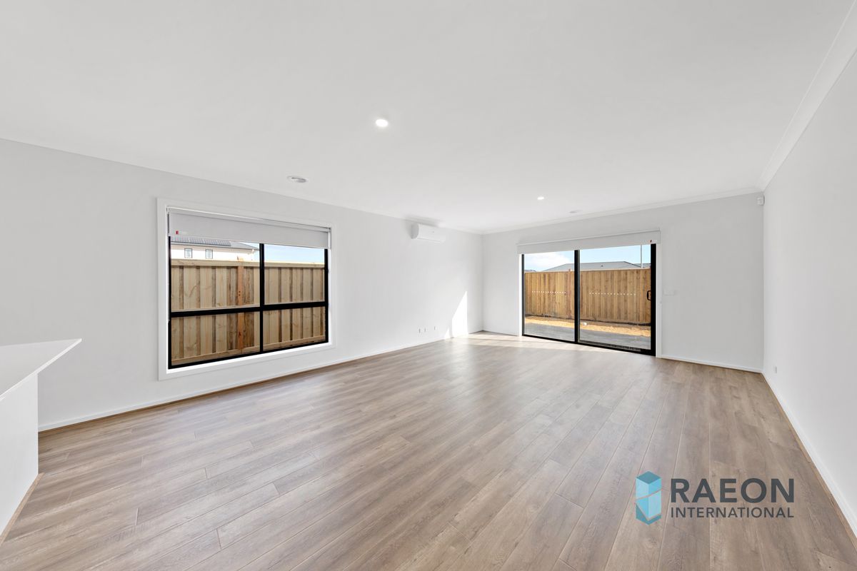 11 Dinner Grove, Tarneit