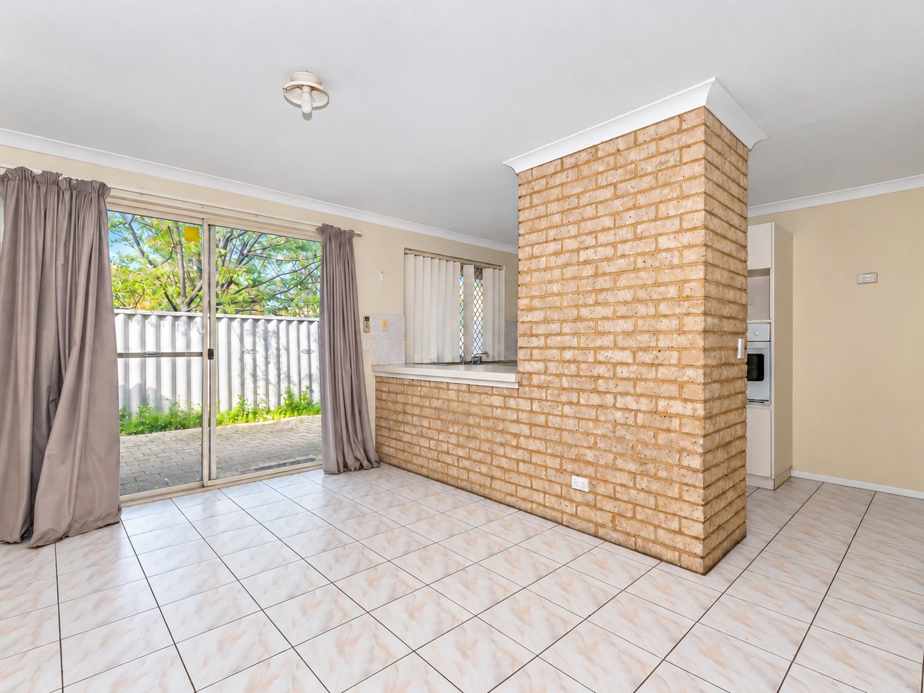 2 / 33 Lawson Street, Bentley