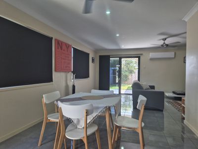 1 / 7 Maranark Avenue, Glenella