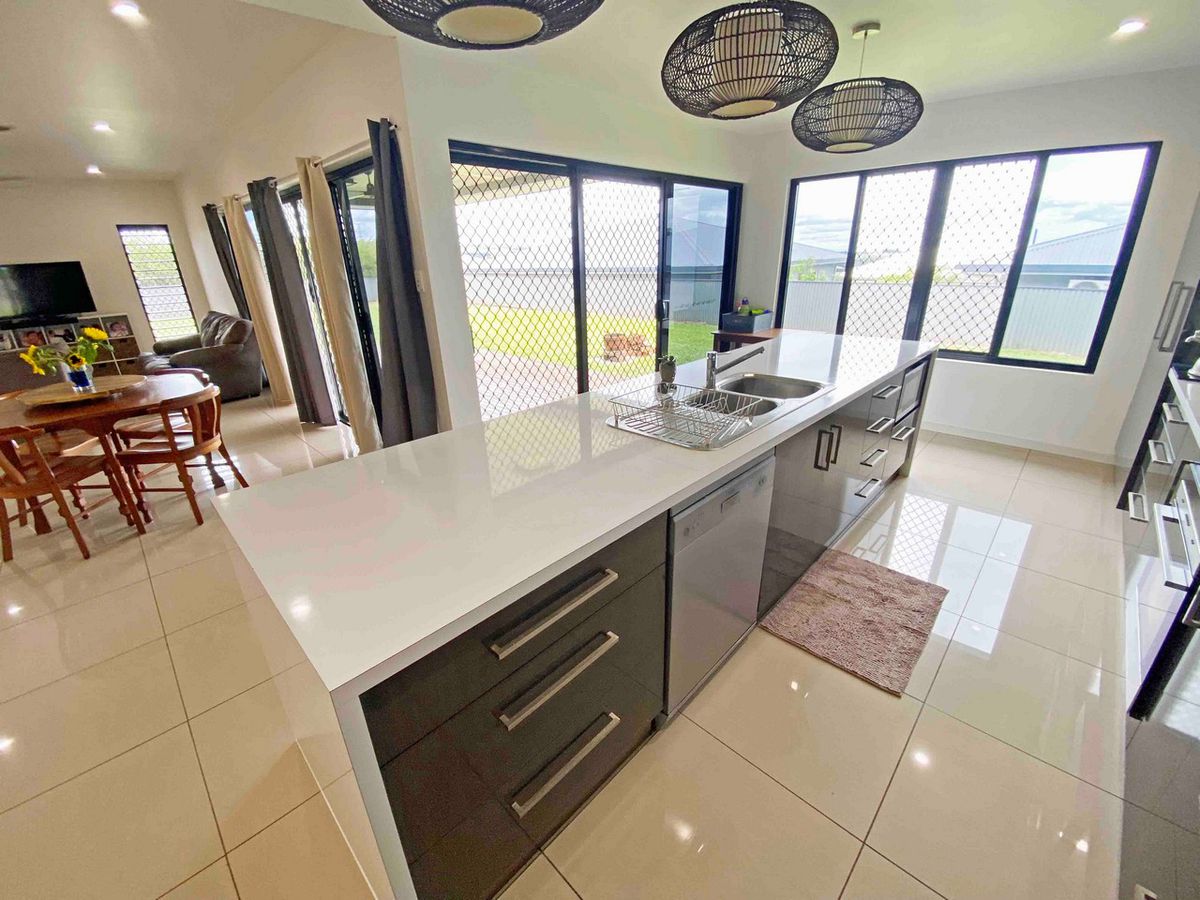30 Gargan Lane, Atherton