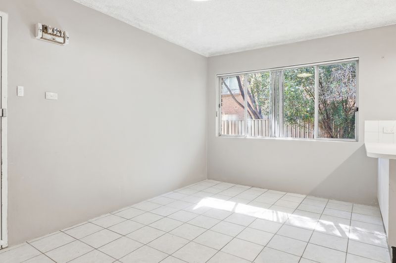 4 / 20 Bringelly Road , Kingswood