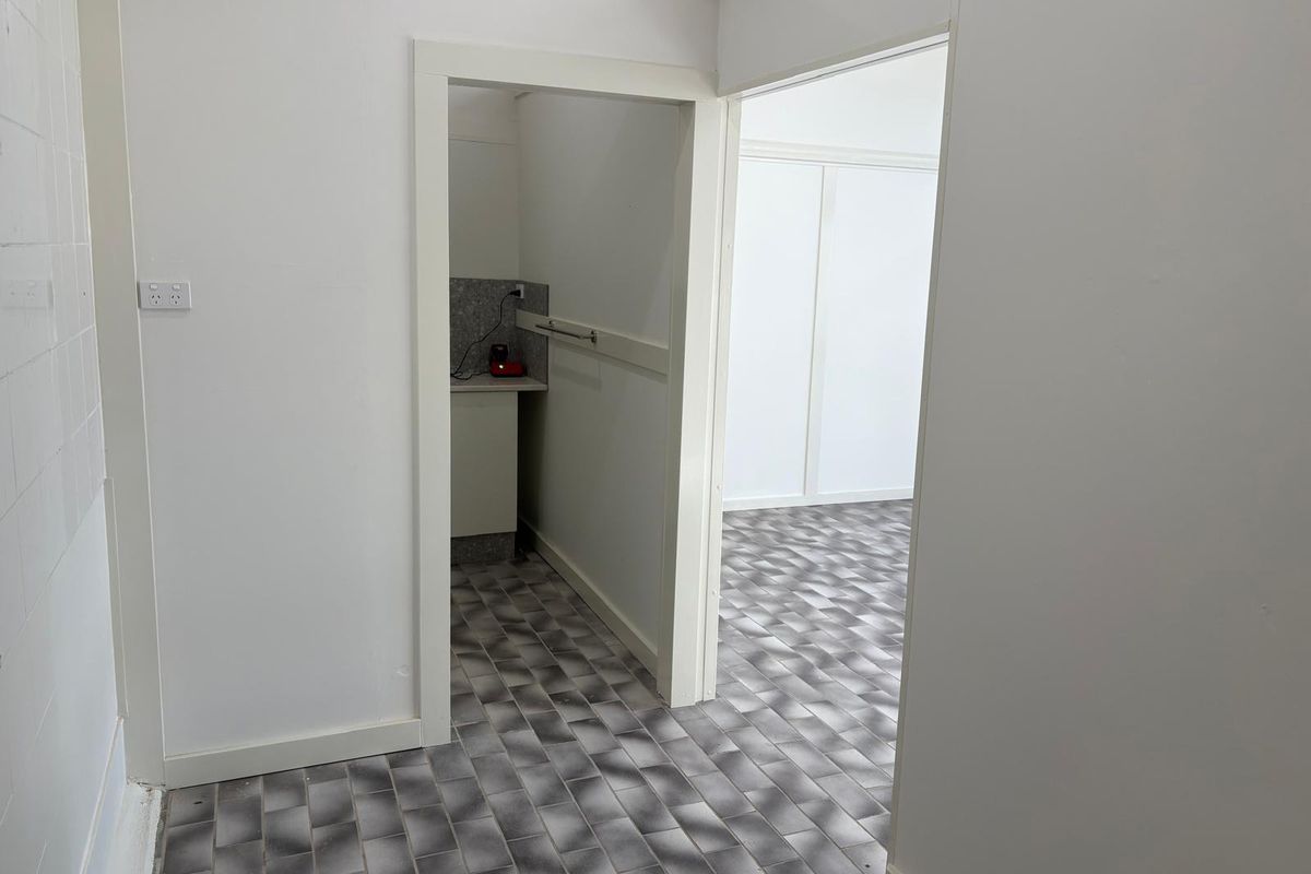 1 / 42-44 CHARLES, Iluka