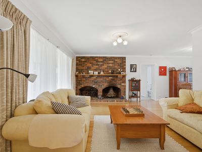 7 Ashley Court, Sale