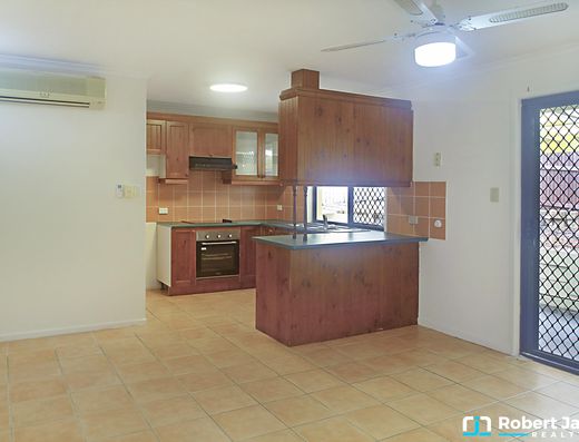 Noosa Heads Single Level Family Home with Resort Style Pool image 3