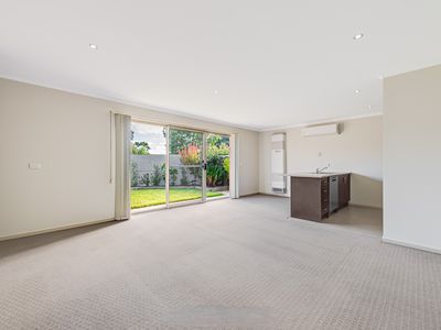 9 Carmarthen Close, Werribee
