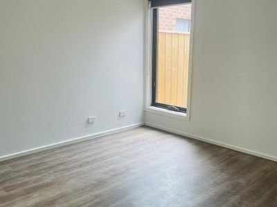 73 Imatra Loop, Tarneit
