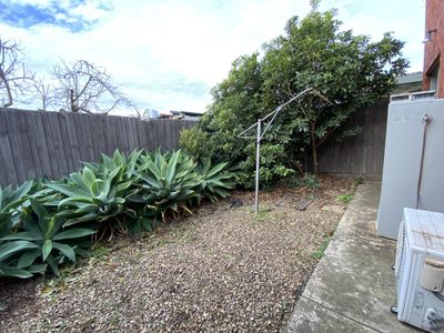 2 / 5 Dewan Avenue, Werribee