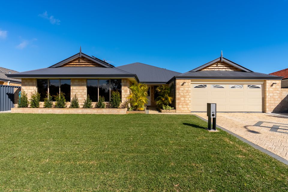 42 Achiever Avenue, Port Kennedy