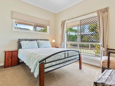 27 Jordana Place, Glass House Mountains