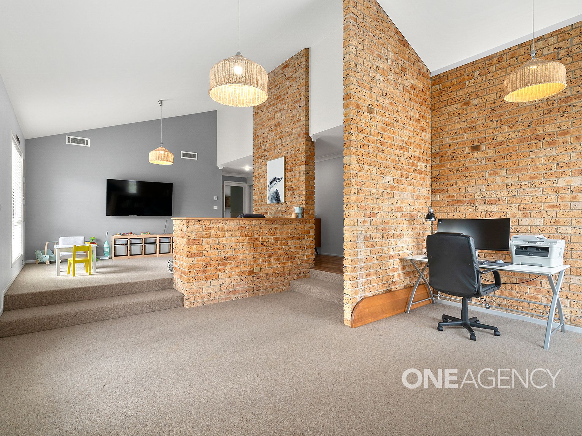 6 Arnheim Place, North Nowra