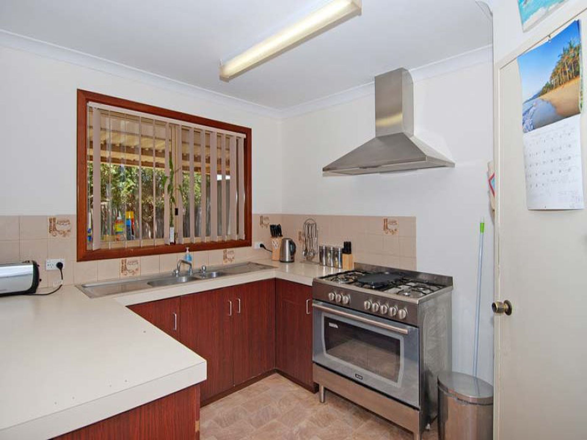 6 Montgomery Lane, Hannans