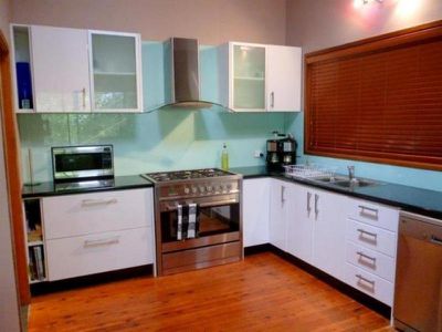 32 Avon  Pde, Mount Kembla