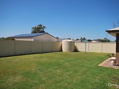 17 William Farrer Drive, Dubbo