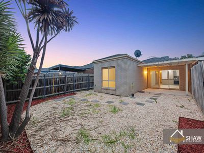 2 / 17 Vanderbilt Avenue, Truganina