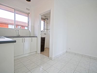 9 / 5 Phillip Street, Roselands