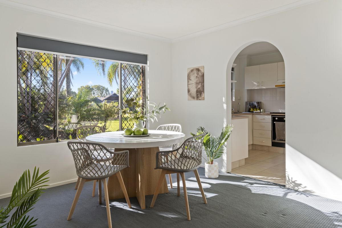 2 / 22 Dunlop Court, Mermaid Waters